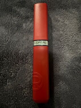 L'Oreal liquid Lipstick 420 Le Rouge Paris